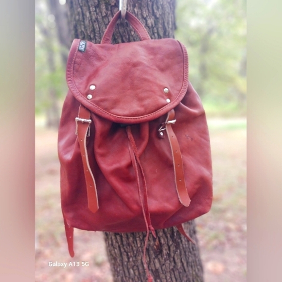 Alpen Made in Taos New Mexico Leather Backpack with Sheepskin lined Straps - Picture 1 of 8